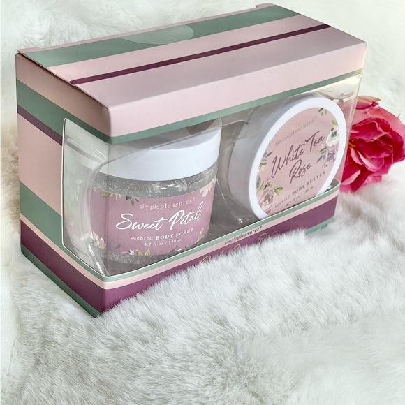 New with tag SIMPLE PLEASURES 2PC BODY CARE SET SWEET PETALS BODY SCRUB & BUTTER - Picture 2 of 3